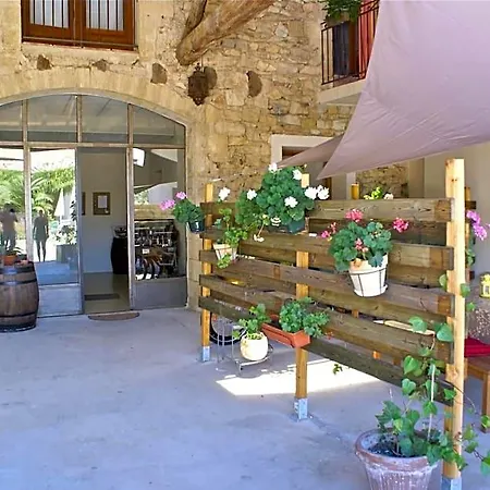 Mas Tolosan Bed & Breakfast 3*